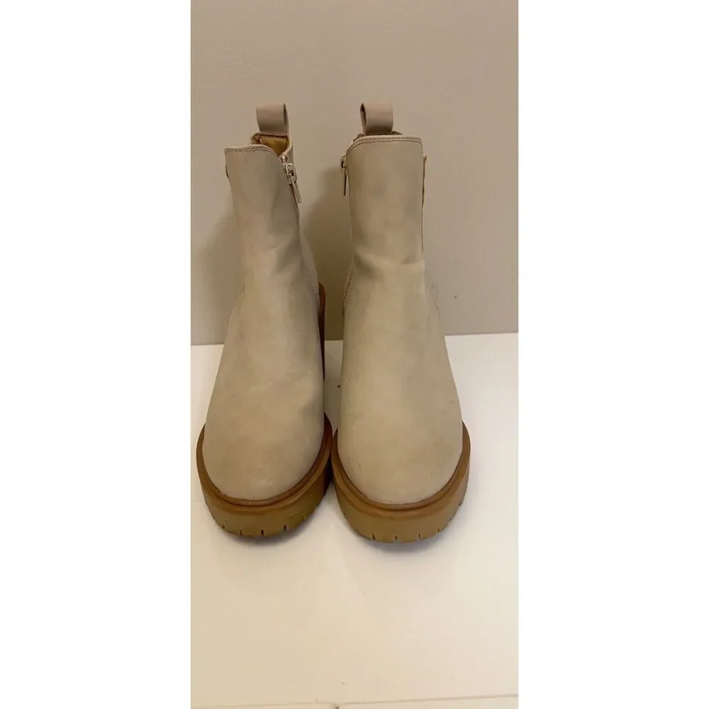 DV by Dolce Vita Jade chelsea boots. Size 8.5